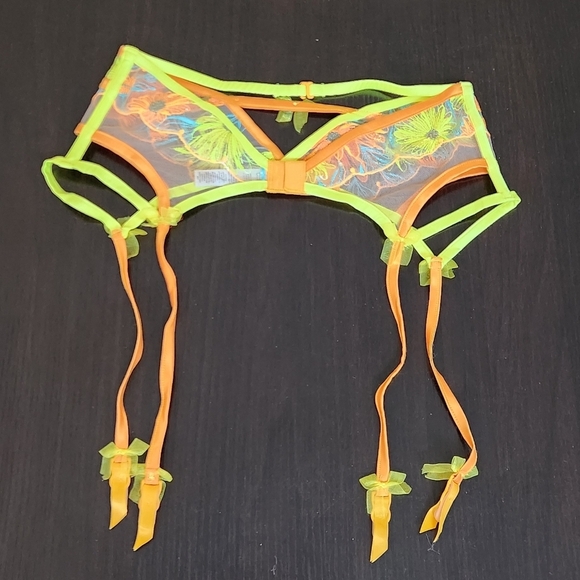 New!For Love and Lemons Waterlily Embroidered Bustier with Matching Belt & Thong - Picture 9 of 15